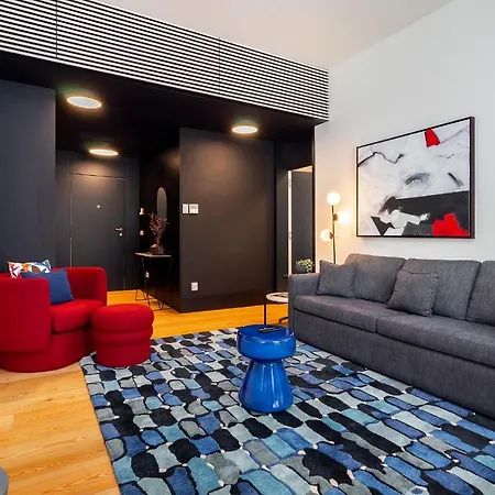 Whome Prime Location Contemporary Luxury W/ Ac & Elevator Apartment *