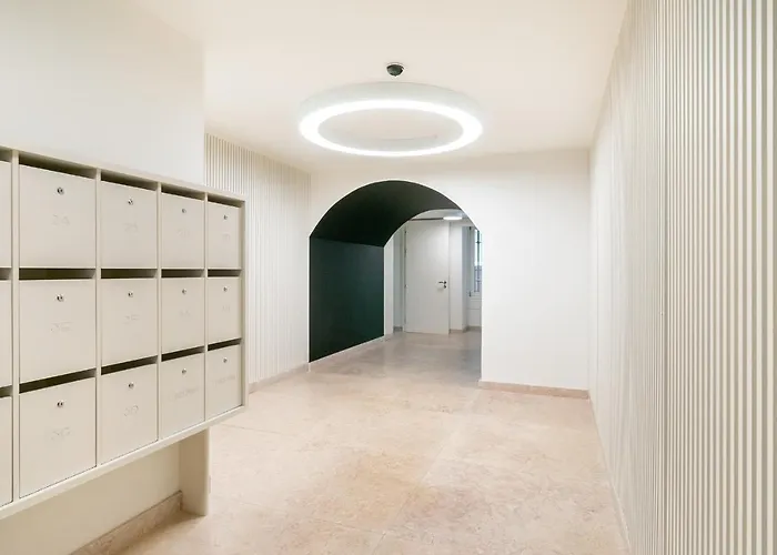 Whome Prime Location Contemporary Luxury W/ Ac & Elevator * 리스본