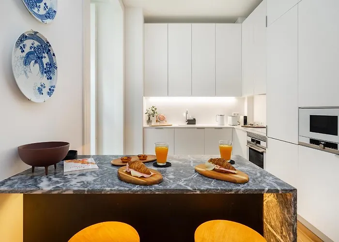 Whome Prime Location Contemporary Luxury W/ Ac & Elevator *